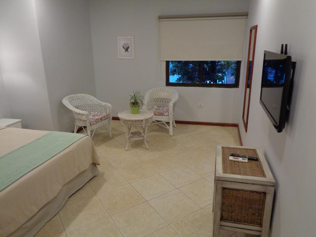 פוארטו איגואסו Flora Apartments מראה חיצוני תמונה